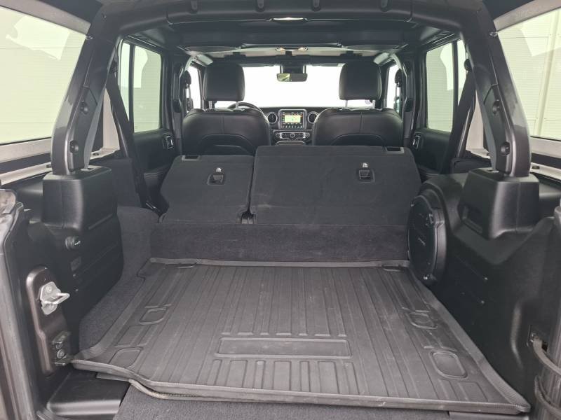 Jeep Wrangler - Photo 20