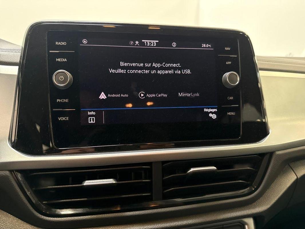 Volkswagen T-Roc - Photo 17