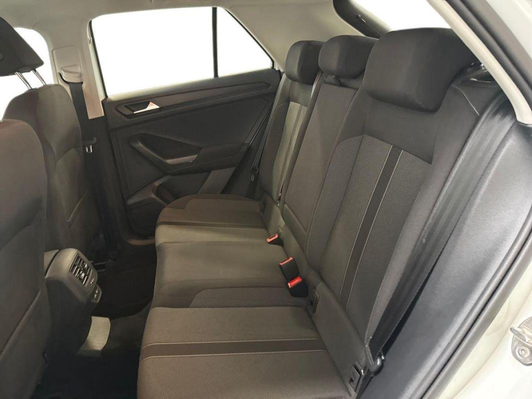 Volkswagen T-Roc - Photo 23