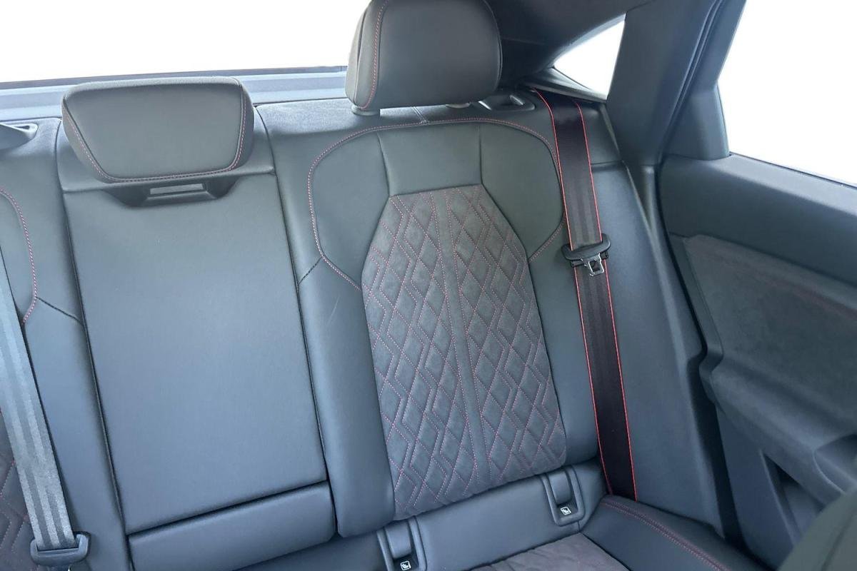 Audi SQ6 e-tron - Photo 12