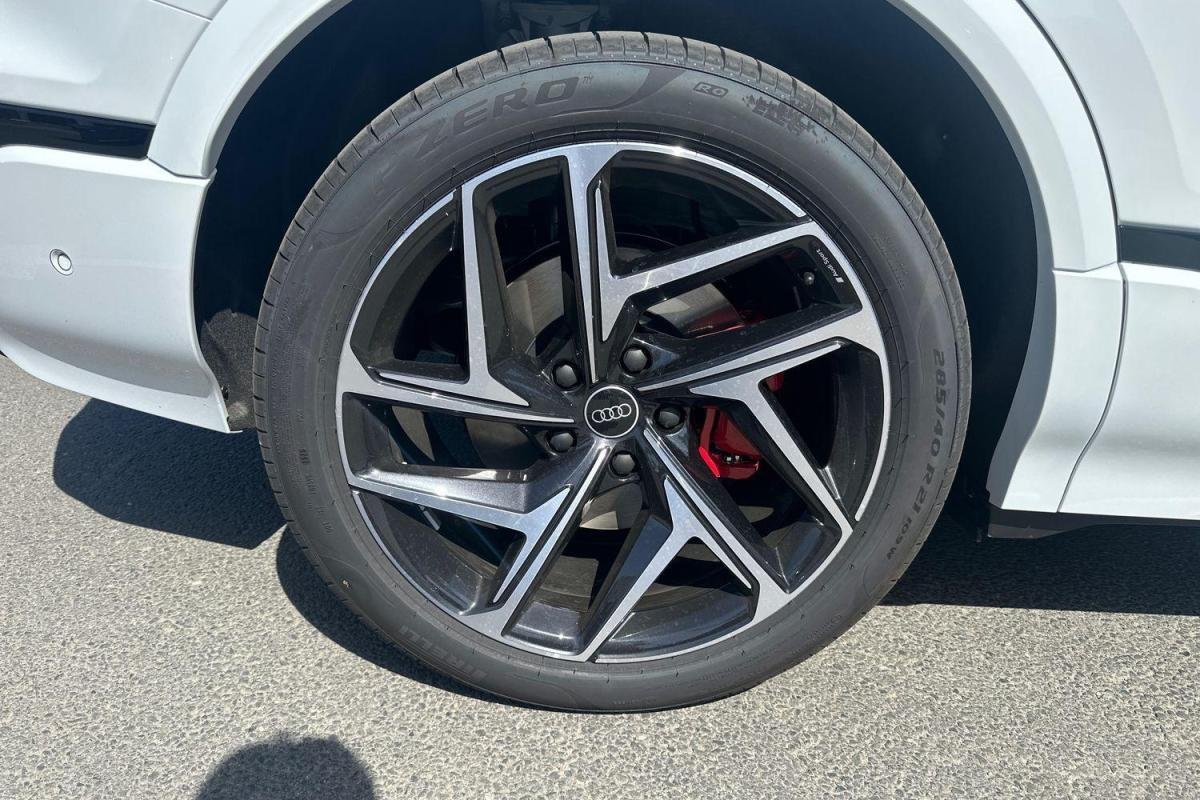 Audi SQ6 e-tron - Photo 17
