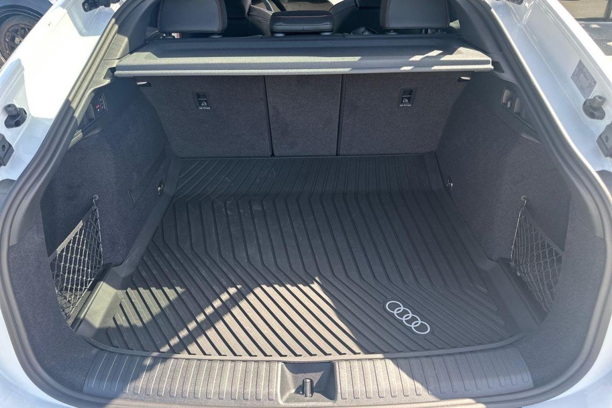 Audi SQ6 e-tron - Photo 20