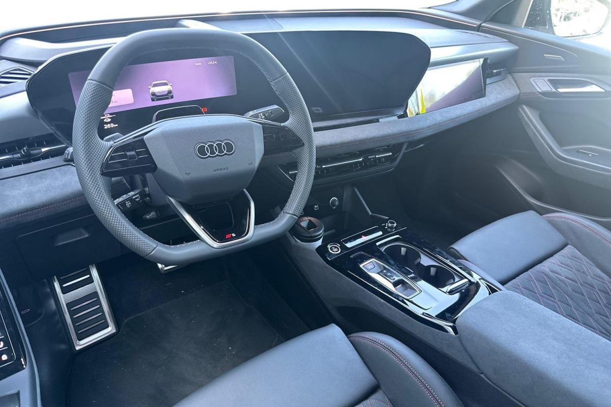Audi SQ6 e-tron - Photo 26
