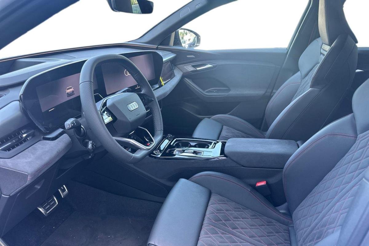 Audi SQ6 e-tron - Photo 30