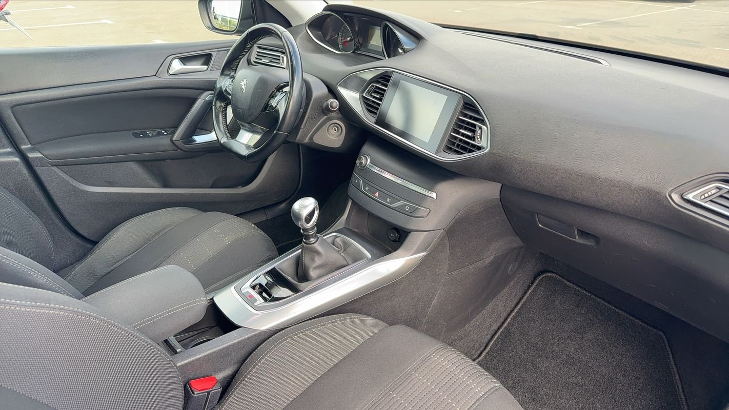 Peugeot 308 SW - Photo 10