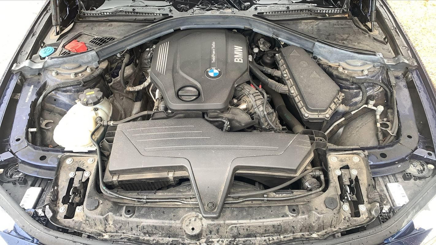 BMW Série 3 - Photo 15
