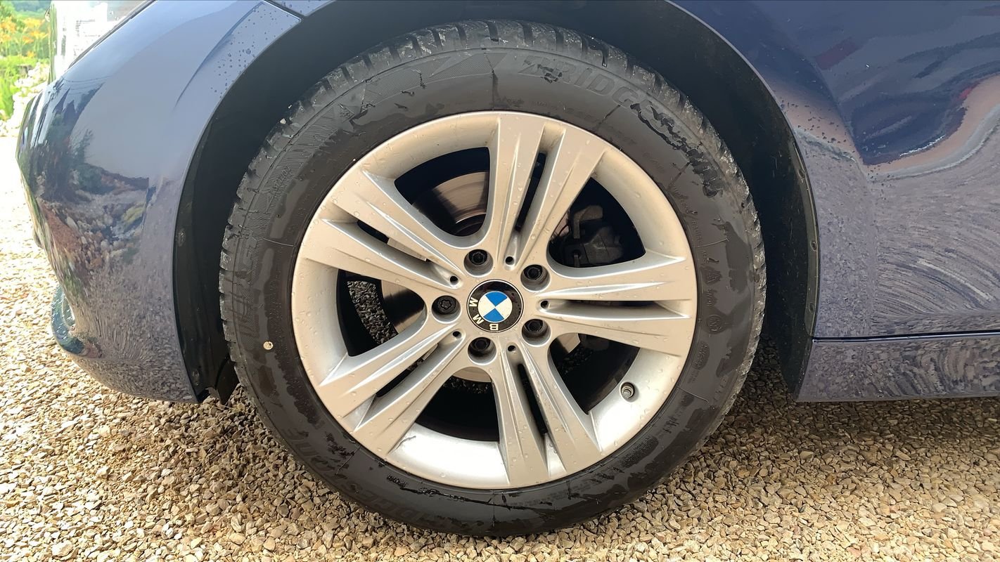 BMW Série 3 - Photo 18