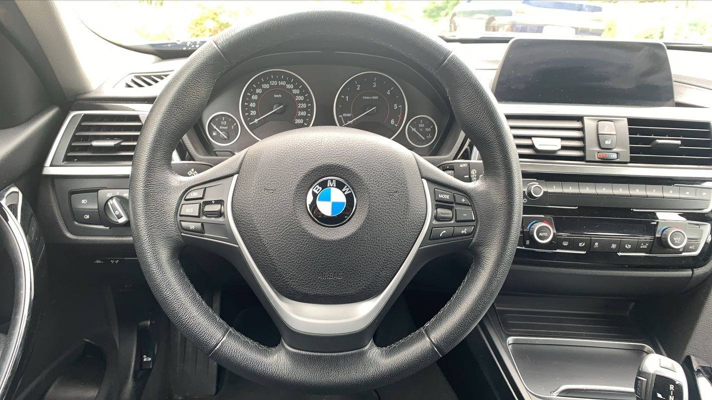 BMW Série 3 - Photo 22