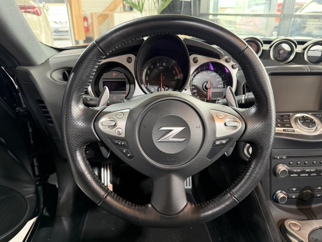Nissan 370Z - Photo 15