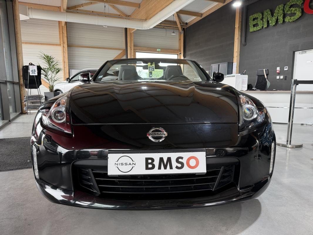 Nissan 370Z - Photo 2