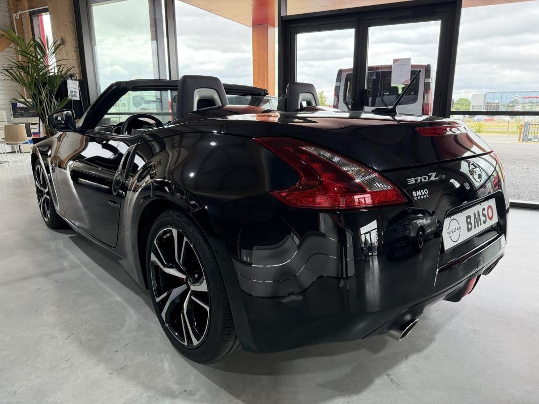 Nissan 370Z - Photo 6