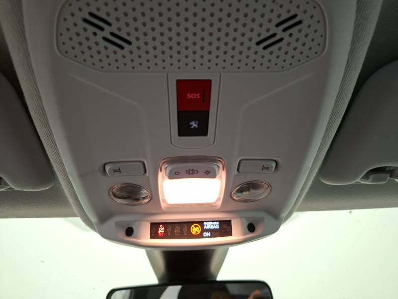 Peugeot 208 affaire - Photo 15