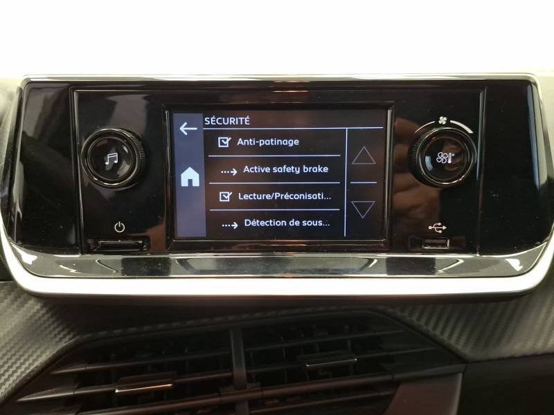 Peugeot 208 affaire - Photo 22