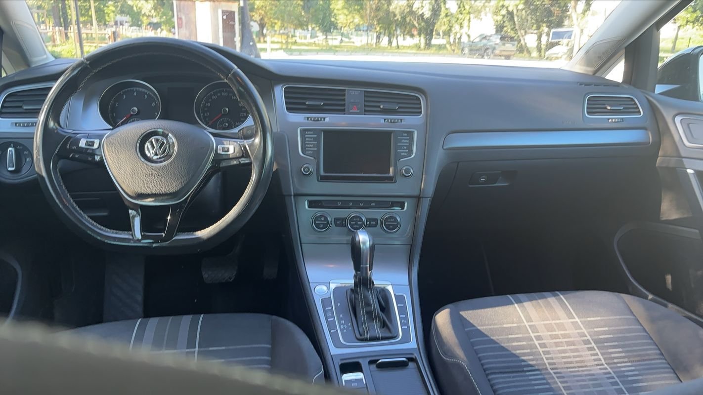 Volkswagen Golf - Photo 11