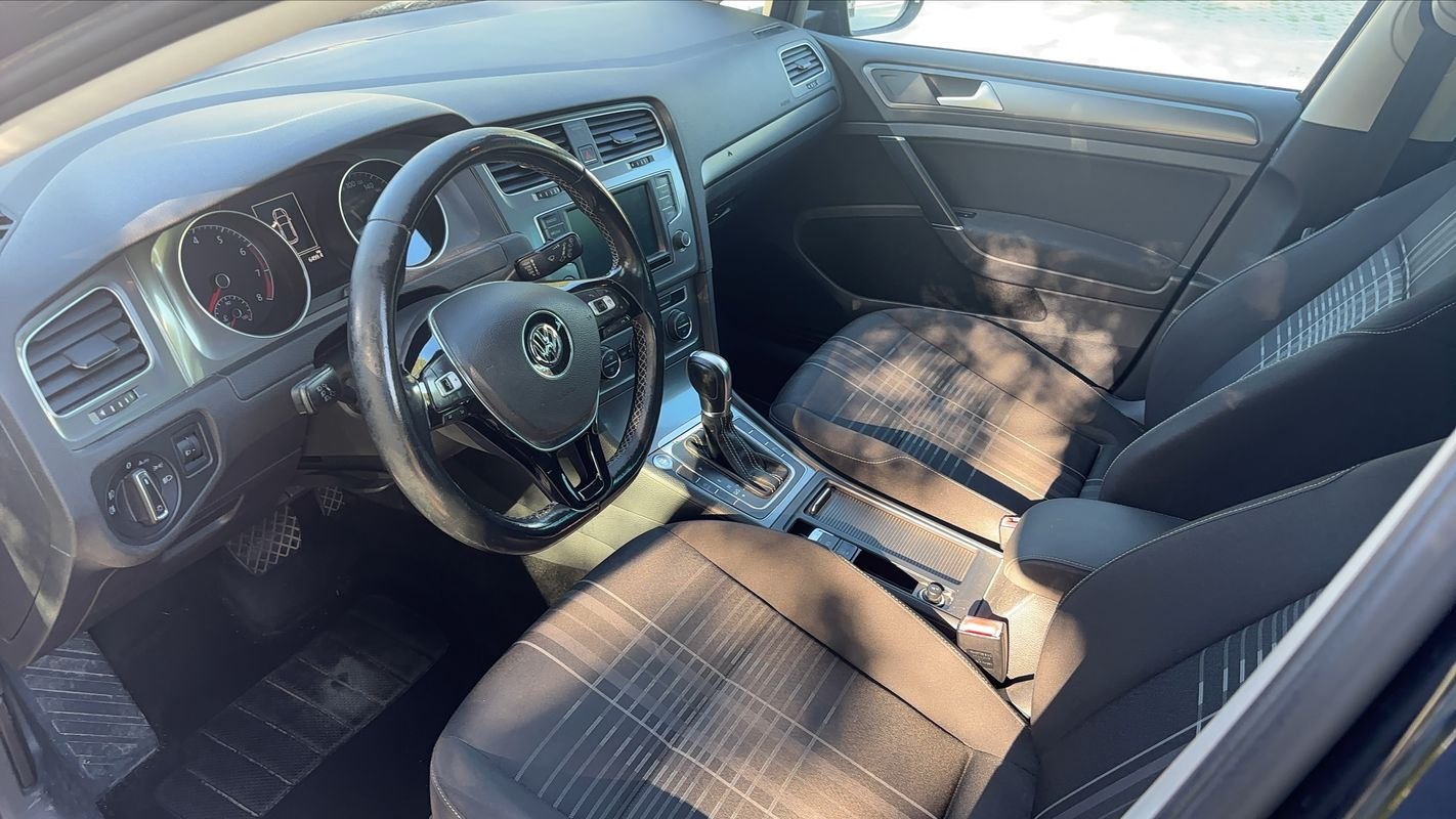 Volkswagen Golf - Photo 8
