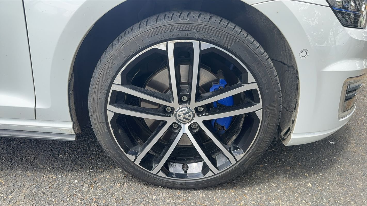 Volkswagen Golf - Photo 17