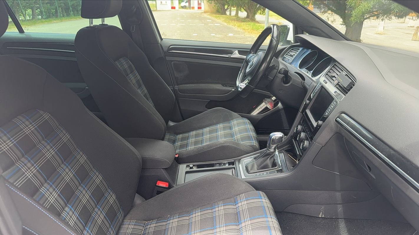 Volkswagen Golf - Photo 25