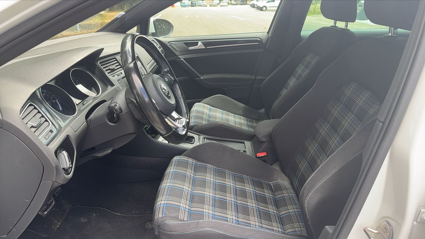 Volkswagen Golf - Photo 26