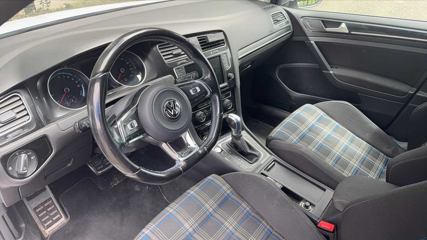 Volkswagen Golf - Photo 8
