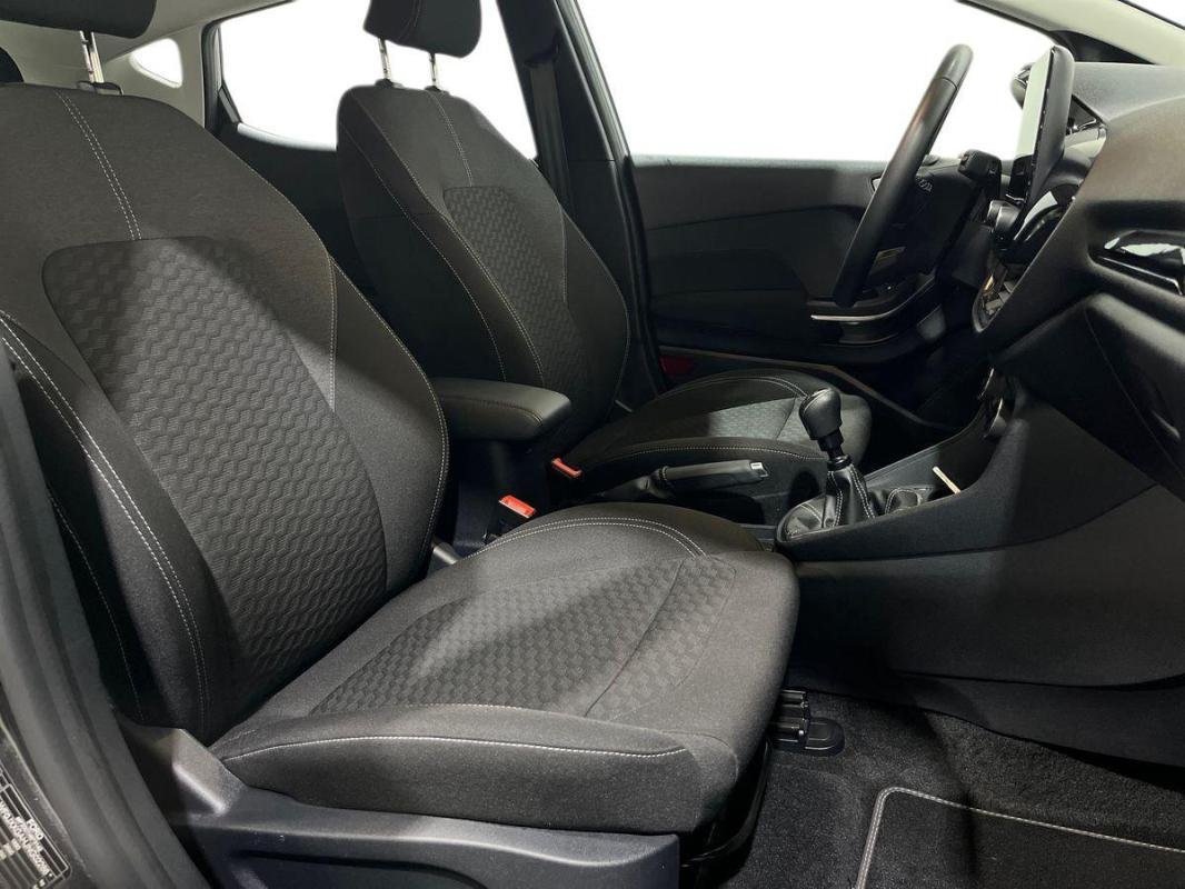 Ford Fiesta - Photo 13