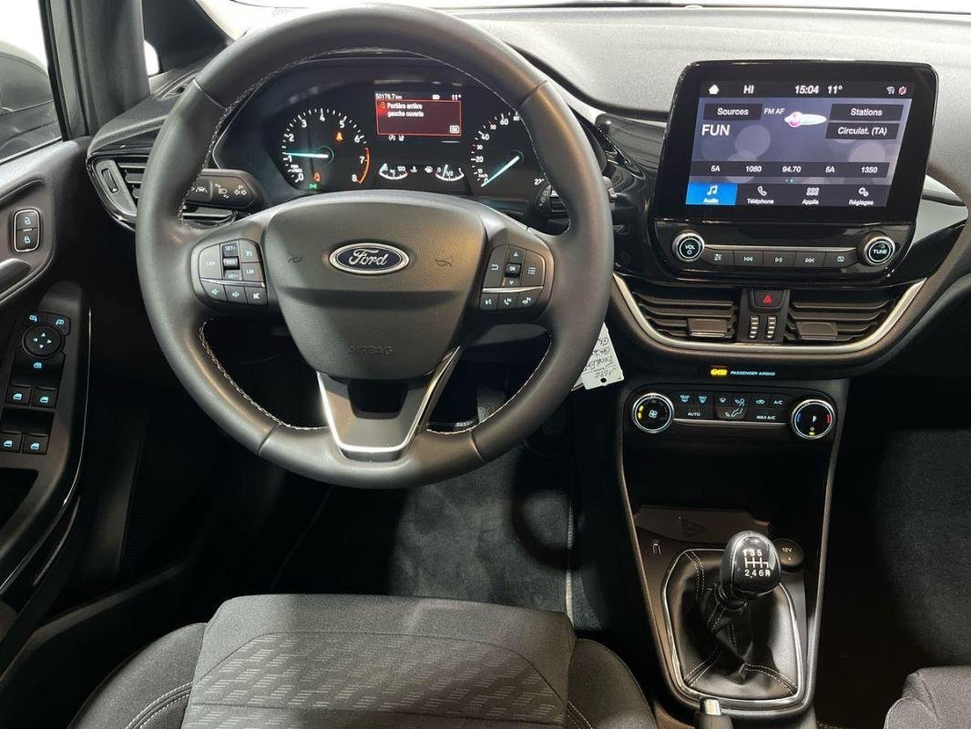 Ford Fiesta - Photo 24