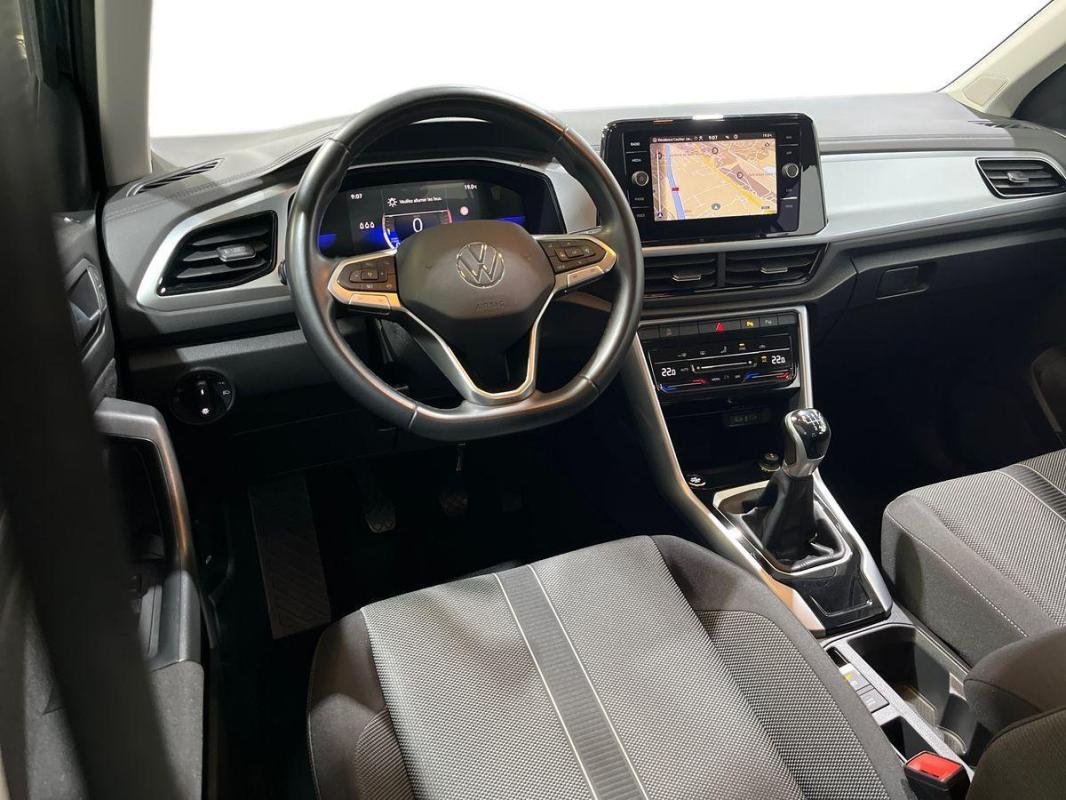 Volkswagen T-Roc - Photo 24