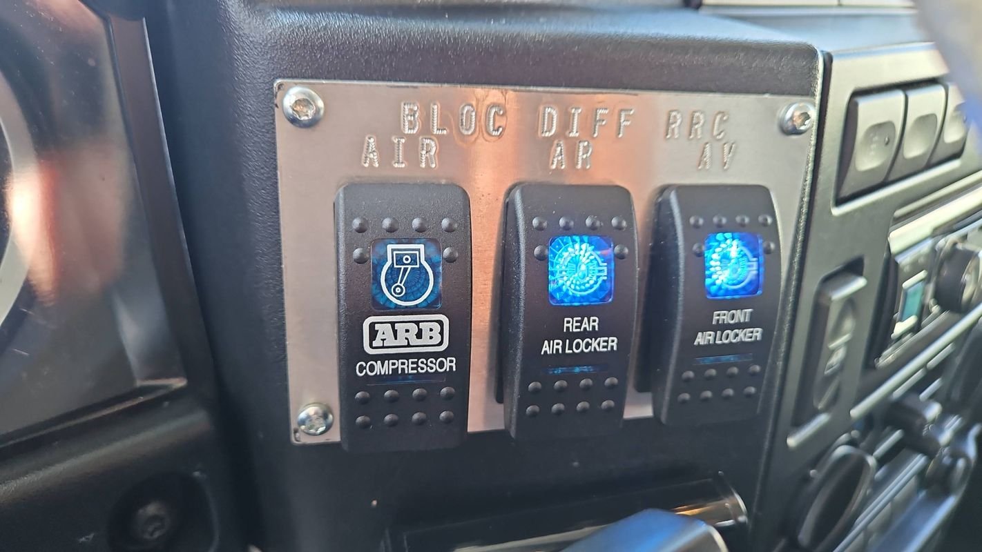 Land Rover Defender - Photo 29