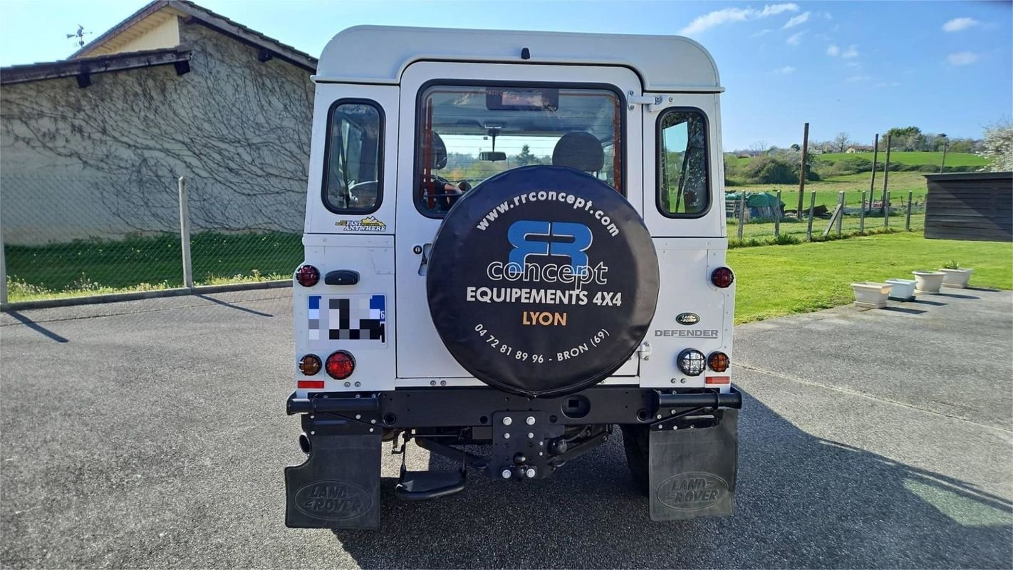 Land Rover Defender - Photo 3