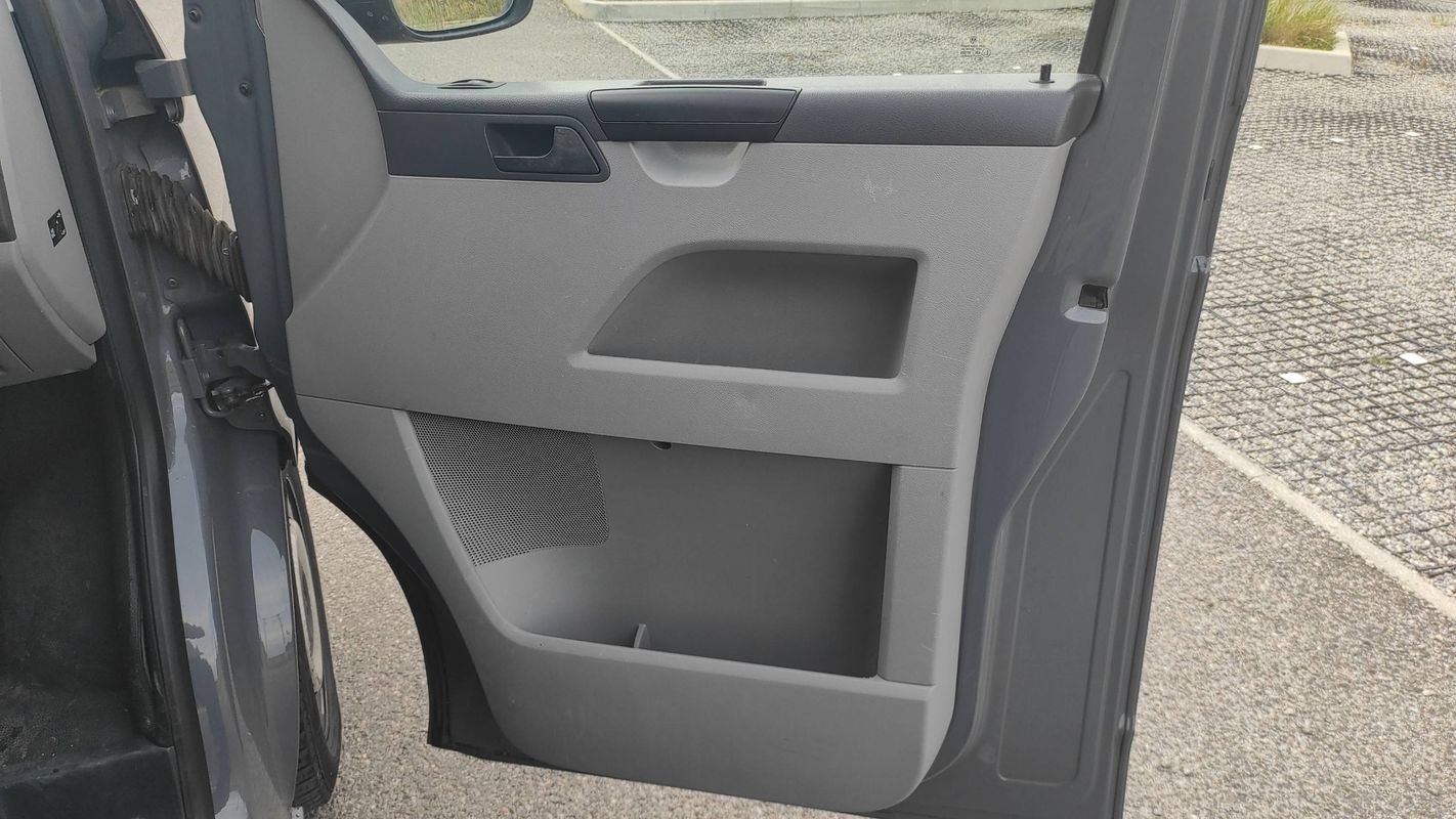 Volkswagen Transporter - Photo 24