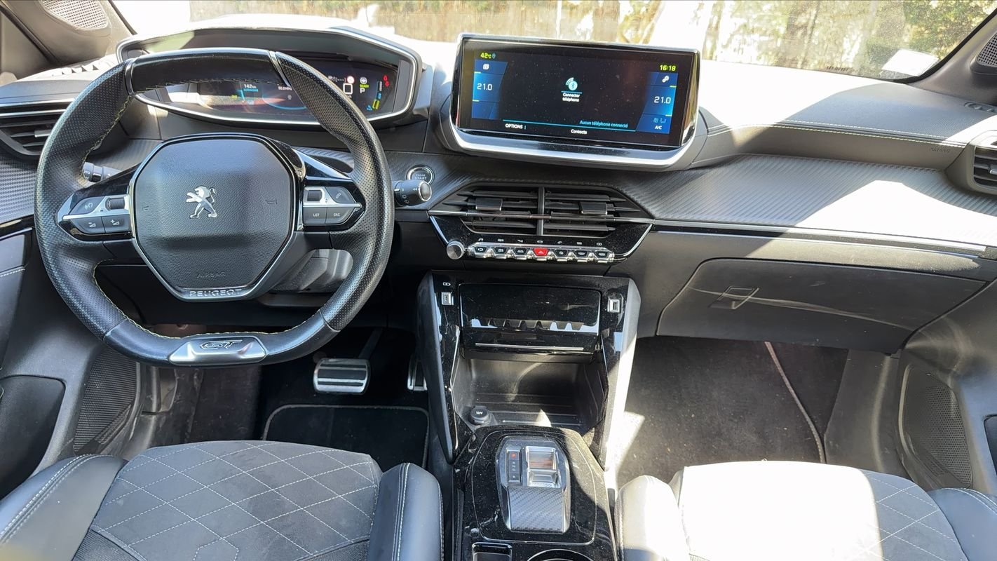 Peugeot 208 - Photo 11