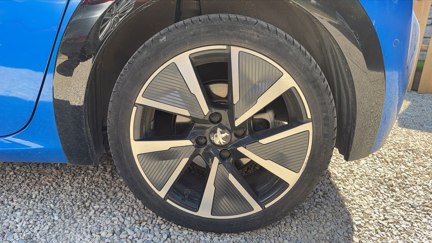 Peugeot 208 - Photo 19