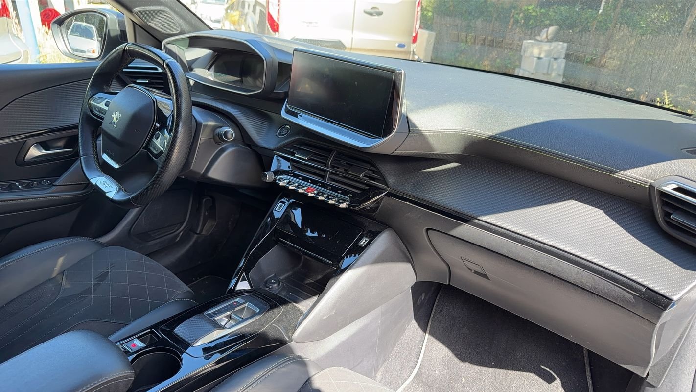 Peugeot 208 - Photo 10