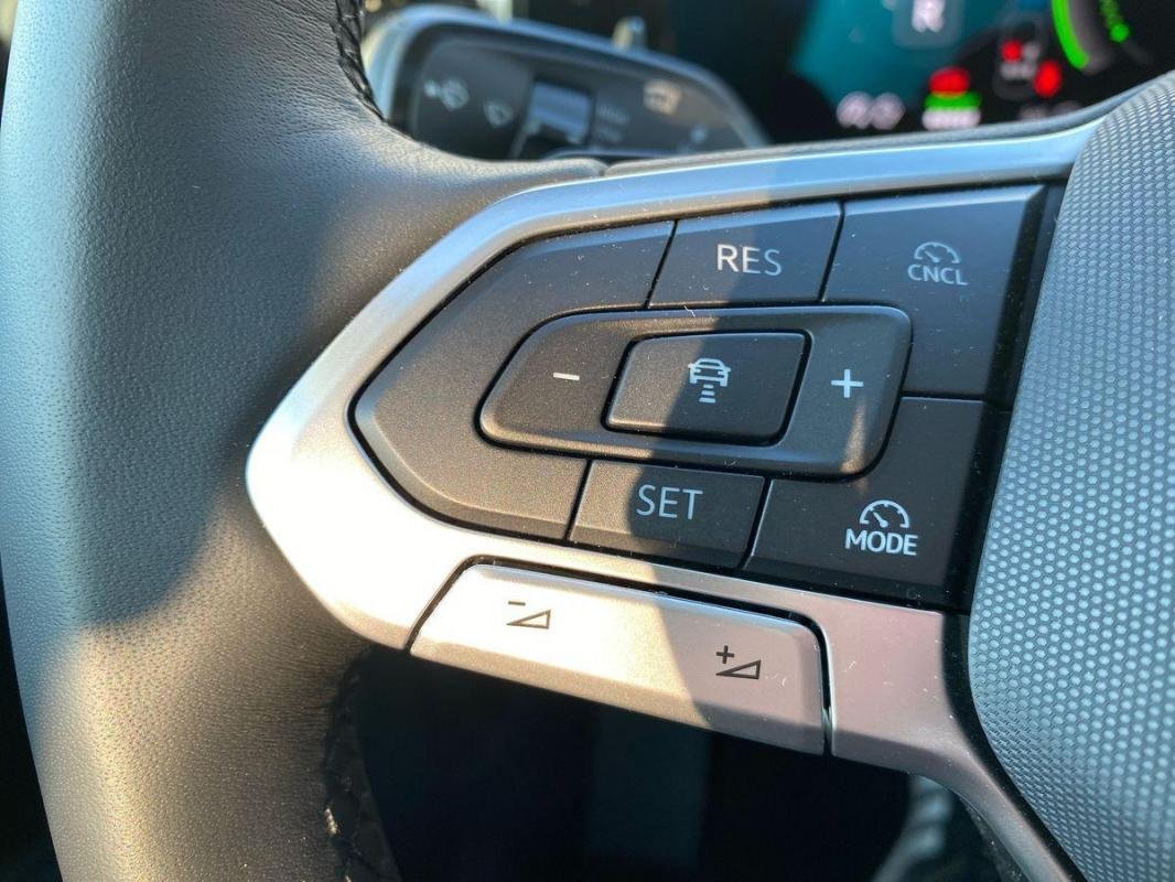 Volkswagen Tiguan - Photo 21