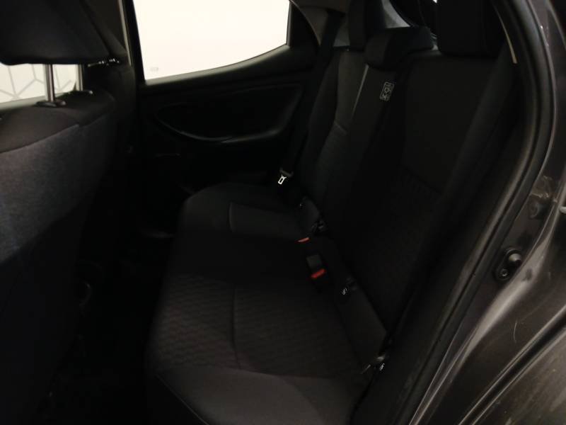 Toyota Yaris - Photo 13