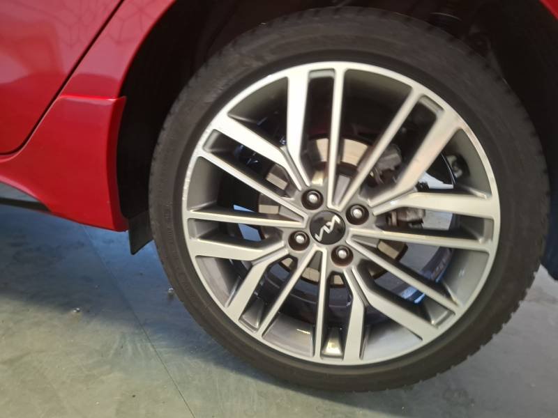 Kia Rio - Photo 13