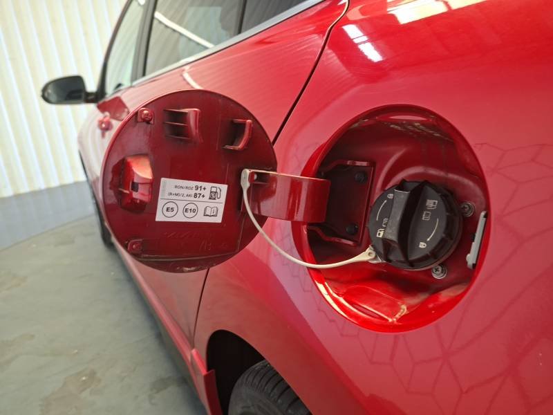 Kia Rio - Photo 16