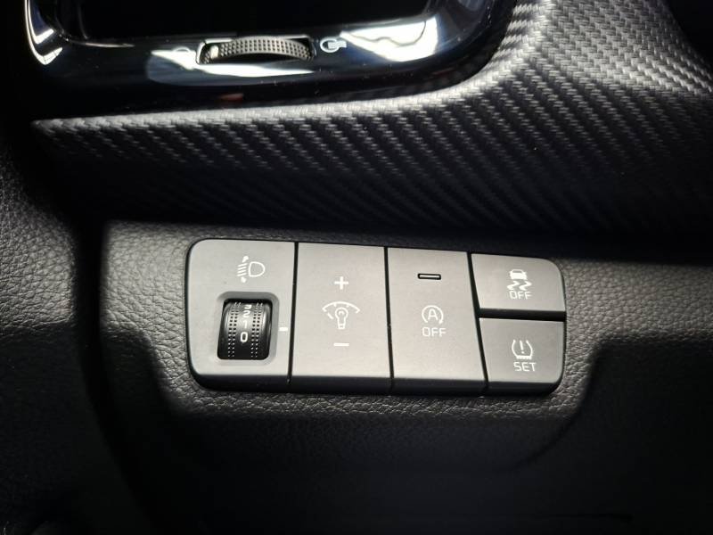 Kia Rio - Photo 28