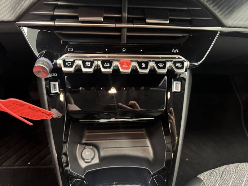 Peugeot 208 - Photo 9