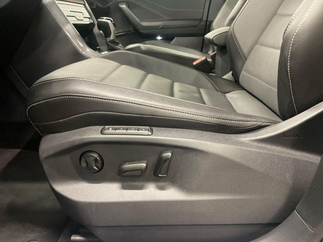 Volkswagen T-Roc - Photo 20