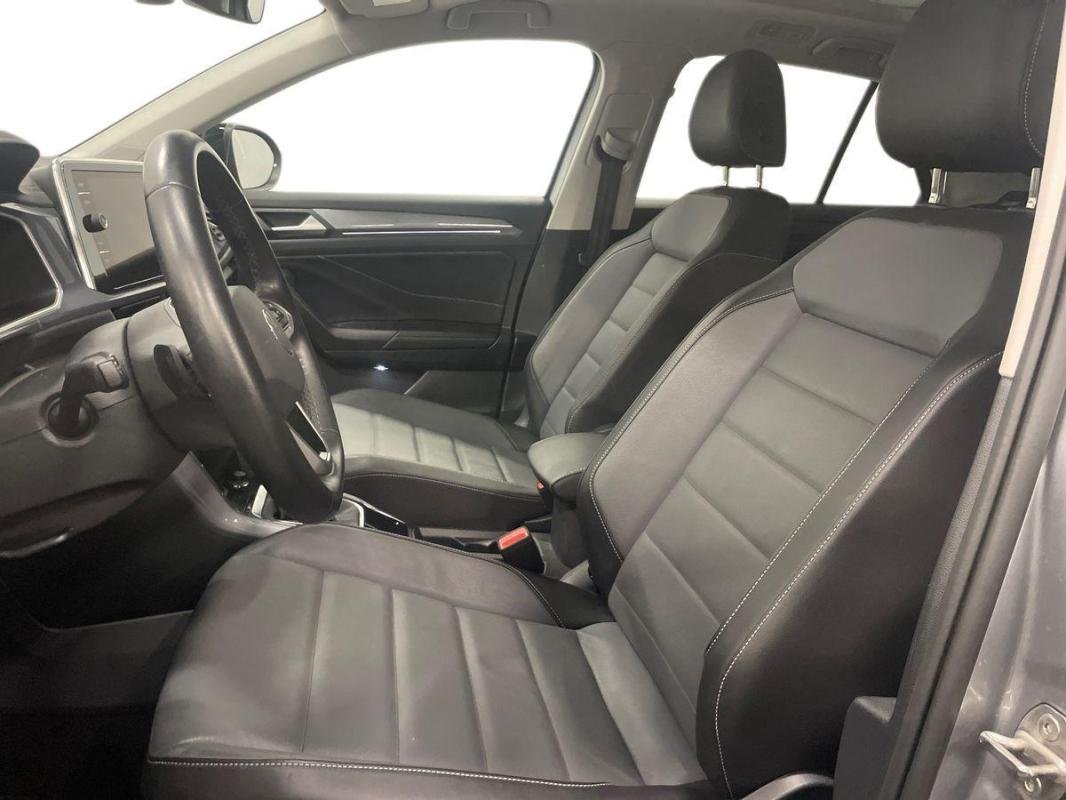 Volkswagen T-Roc - Photo 21