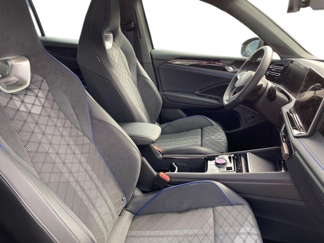 Volkswagen Tiguan - Photo 17