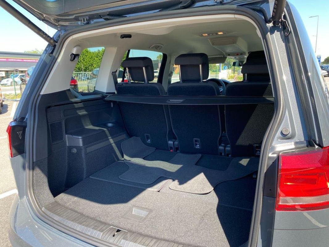 Volkswagen Touran - Photo 32