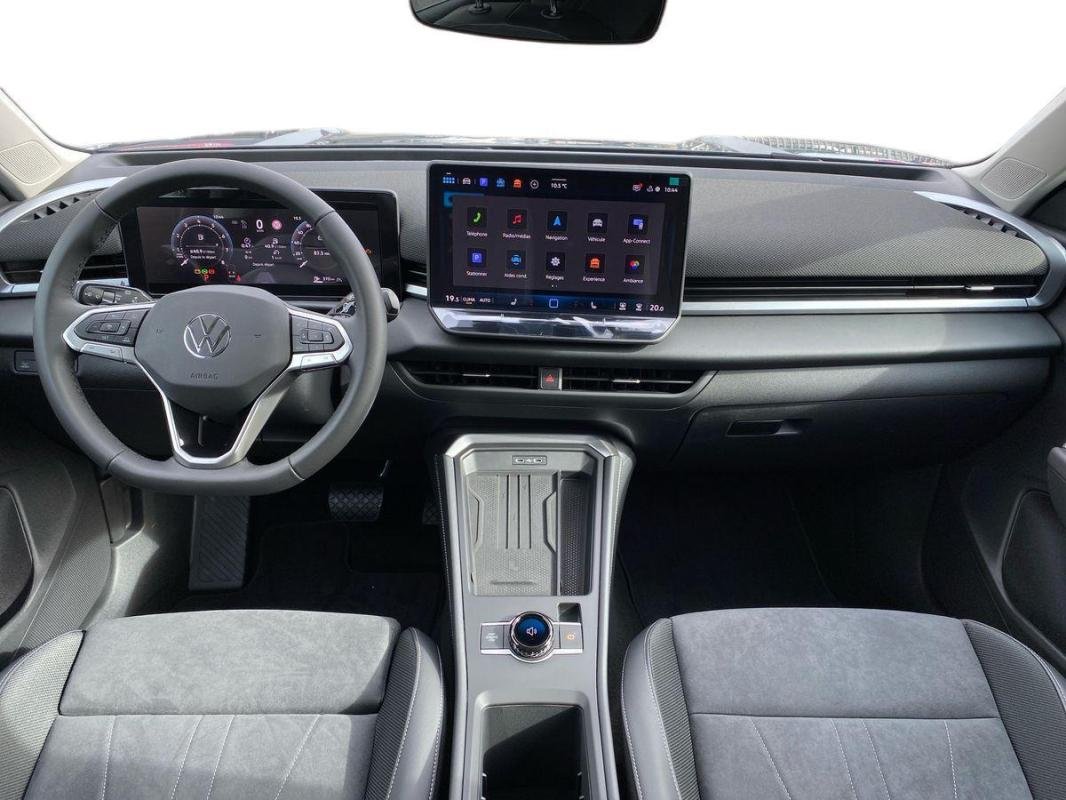 Volkswagen T-Roc - Photo 8