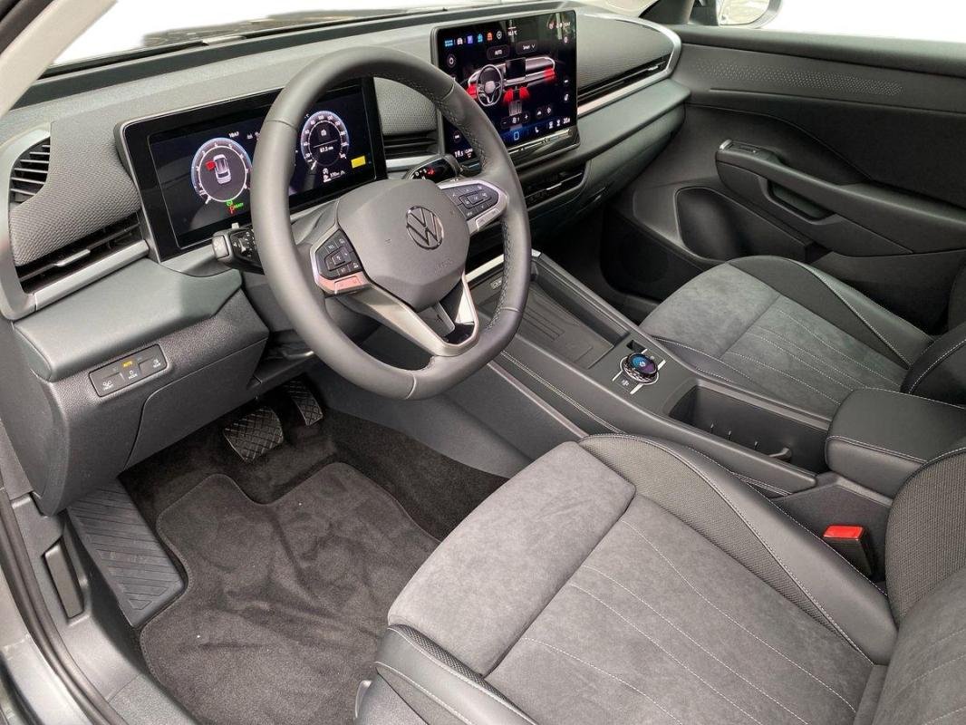 Volkswagen T-Roc - Photo 9