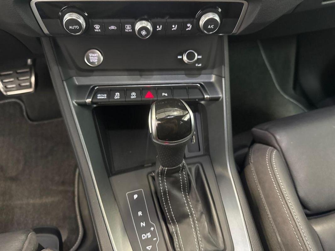 Audi Q3 - Photo 11