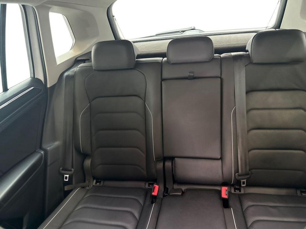 Volkswagen Tiguan - Photo 22