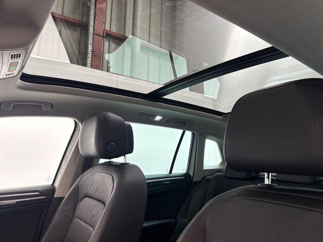 Volkswagen Tiguan - Photo 34