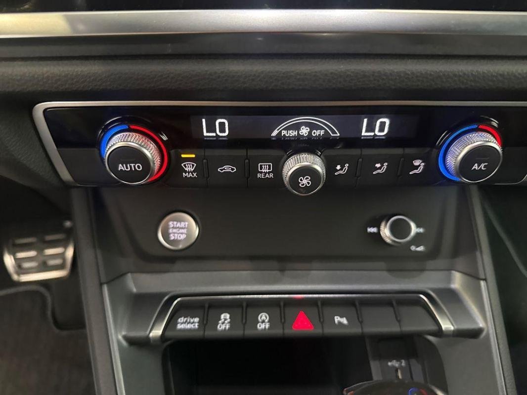 Audi Q3 - Photo 19