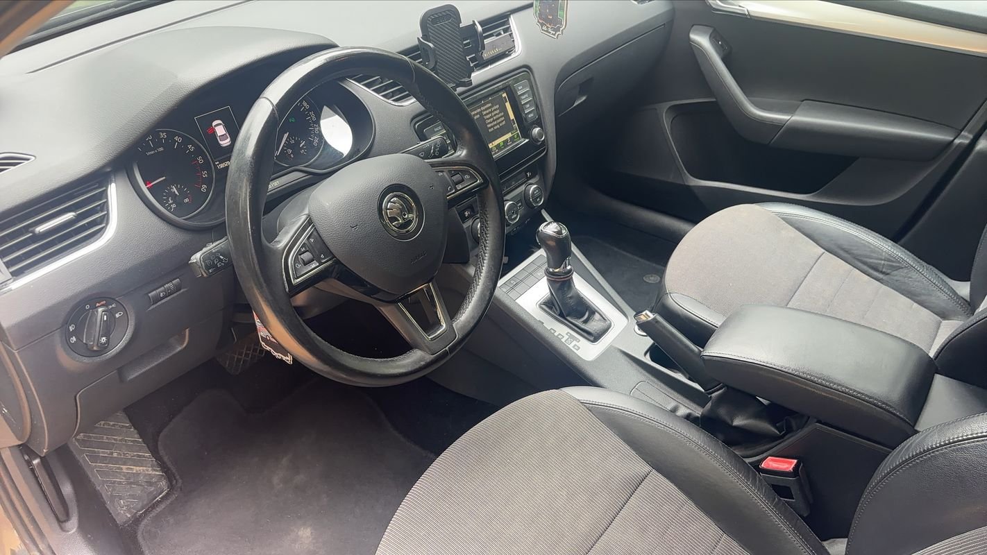 Skoda Octavia - Photo 8