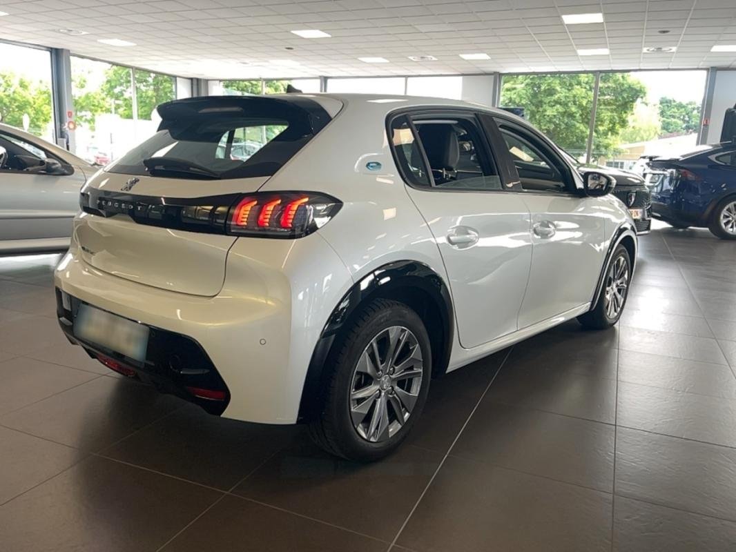 Peugeot E-208 - Photo 5